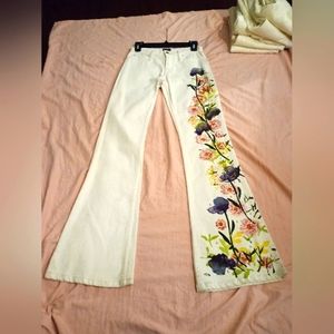 ABS ALLEN SCHWARTZ VINTAGE,BELL-BOTTOM  HIPPY JEANS & FREE MAISON D'AMELIE SHORT
